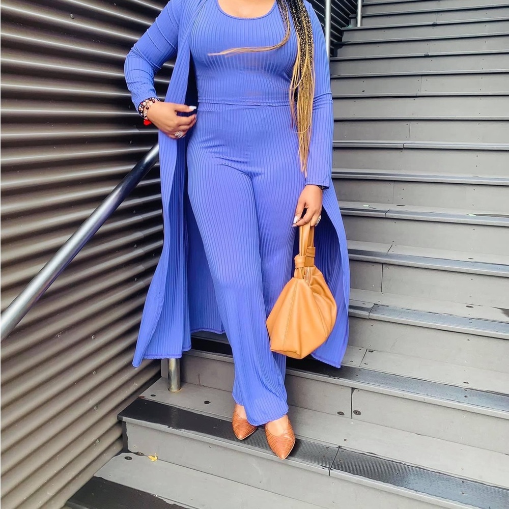 Three set lady’s causal wear.